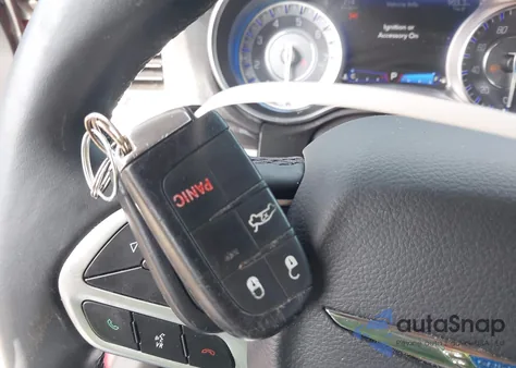 2018 Chrysler 300 Touring z USA, uszkodzony, nr VIN 2C3CCAAG4JH340419